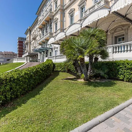 Hotel Hotiday Collection - Mascagni 5*